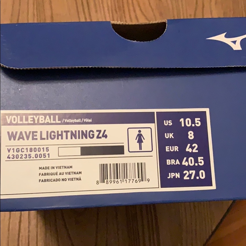 Mizuno volleyball shoes white and navy